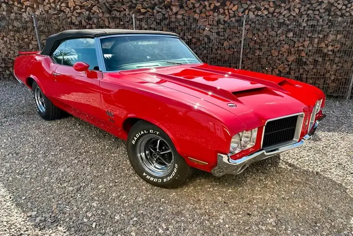 Oldsmobile Cutlass