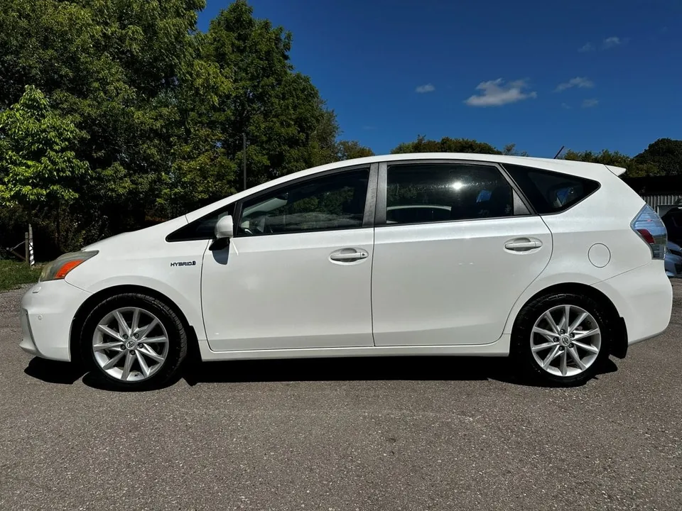 Toyota Prius V 2012 photo 5