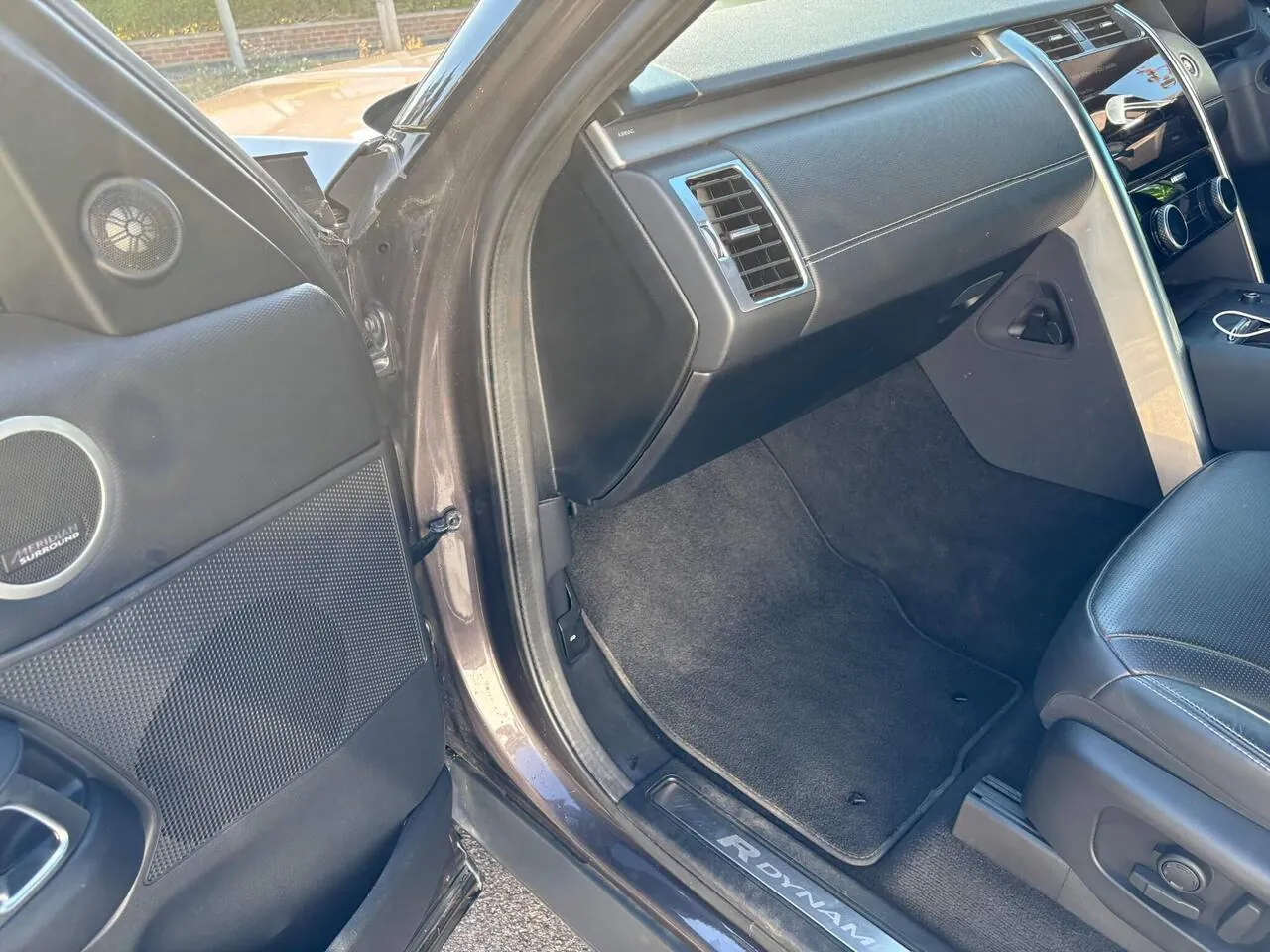 Land Rover Discovery 2021 photo 5