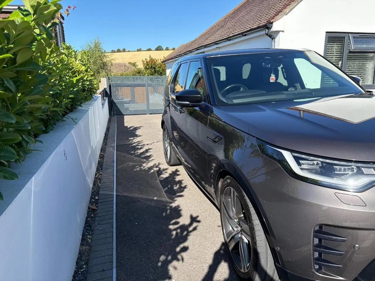 Land Rover Discovery 2021 photo 2