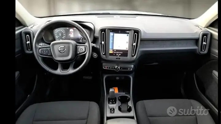 Volvo Xc40 2023 photo 2