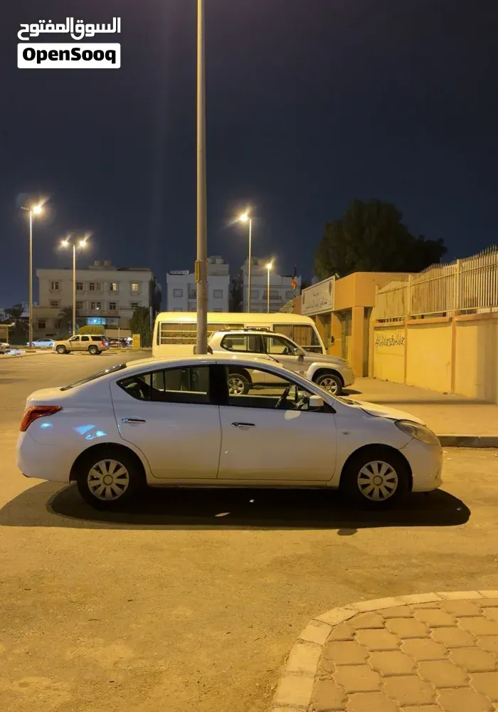 Nissan Sunny 2012 photo 3