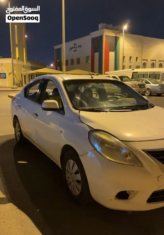 Nissan Sunny 2012 photo 4