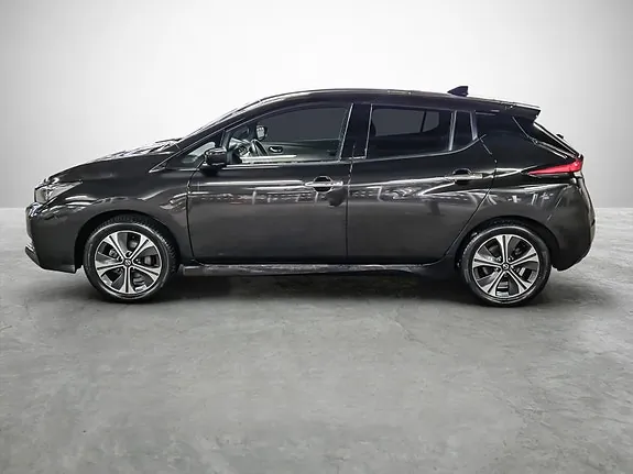 Nissan Leaf 2021 photo 2
