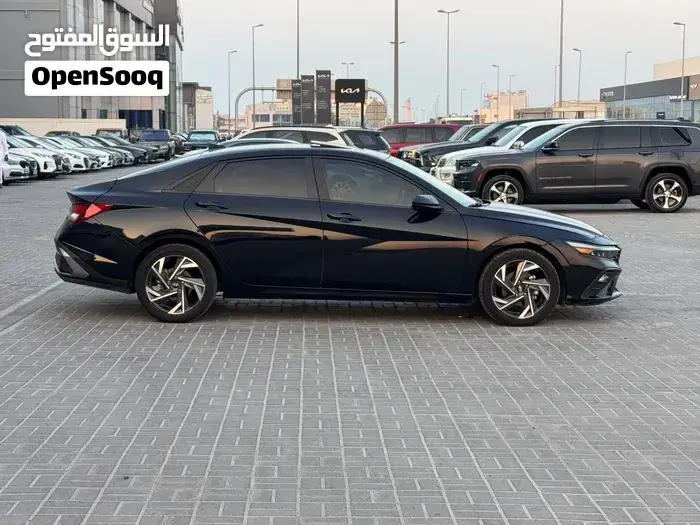 Hyundai Elantra 2025 photo 4