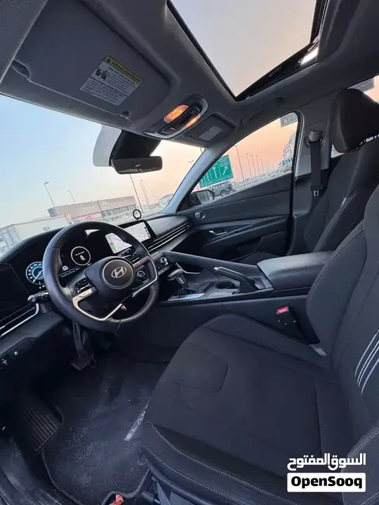 Hyundai Elantra 2025 photo 3