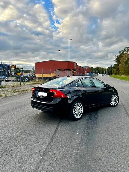 Volvo S60 2011 photo 4