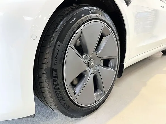 Tesla Model 3 2021 photo 2