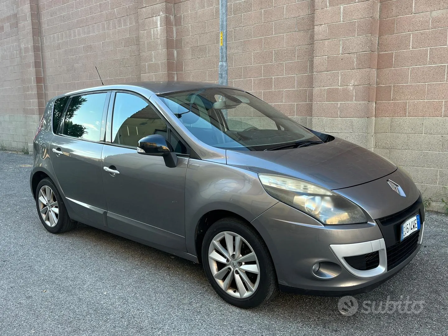 Renault Scenic 2011 photo 5