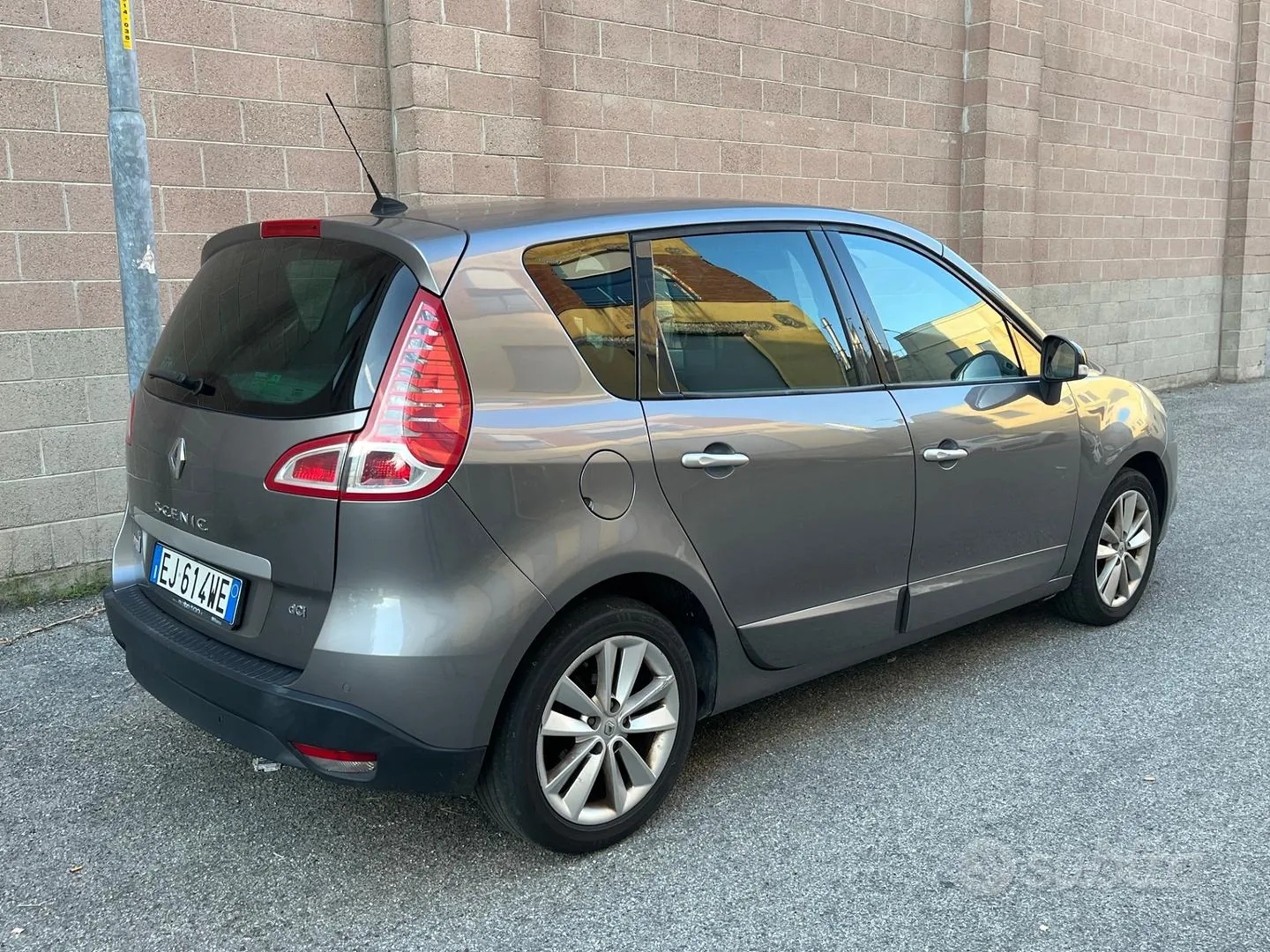 Renault Scenic 2011 photo 4