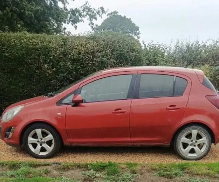 Vauxhall Corsa 2012 photo 3
