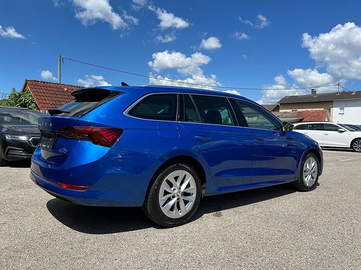 Skoda Octavia 2023 photo 3