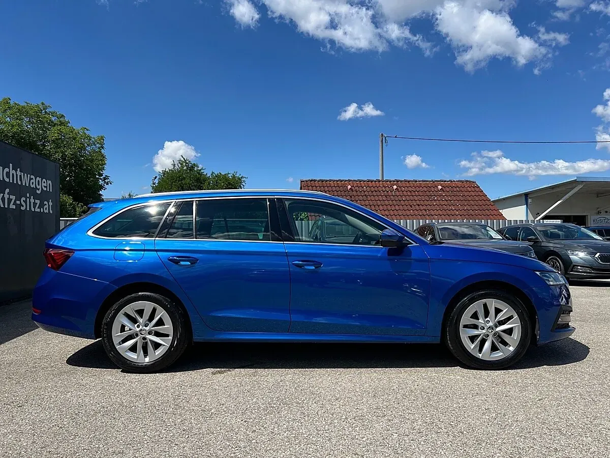 Skoda Octavia 2023 photo 2