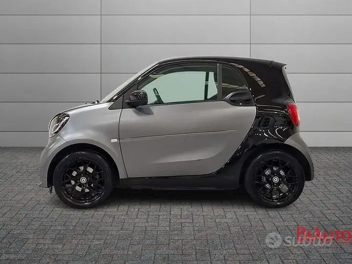 Smart Fortwo 2019 photo 2