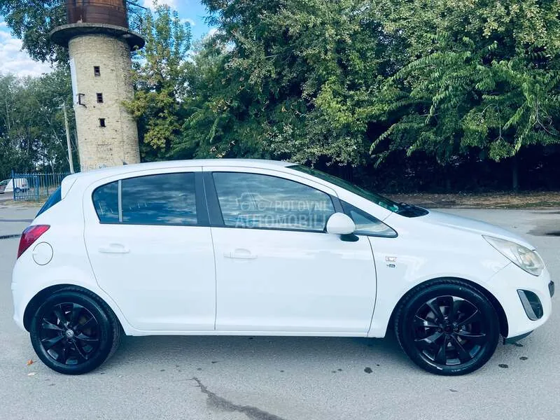 Opel Corsa D 2012 photo 3