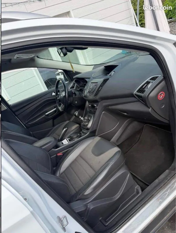 Ford Kuga 2015 photo 2