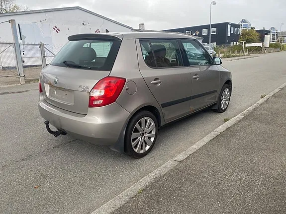 Skoda Fabia 2007 photo 3