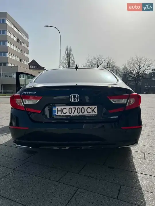 Honda Accord 2021 photo 2