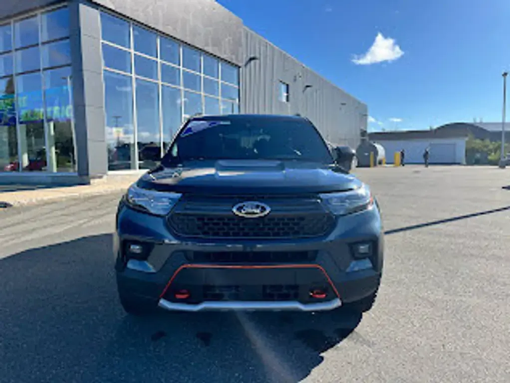 Ford Explorer 2024 photo 2