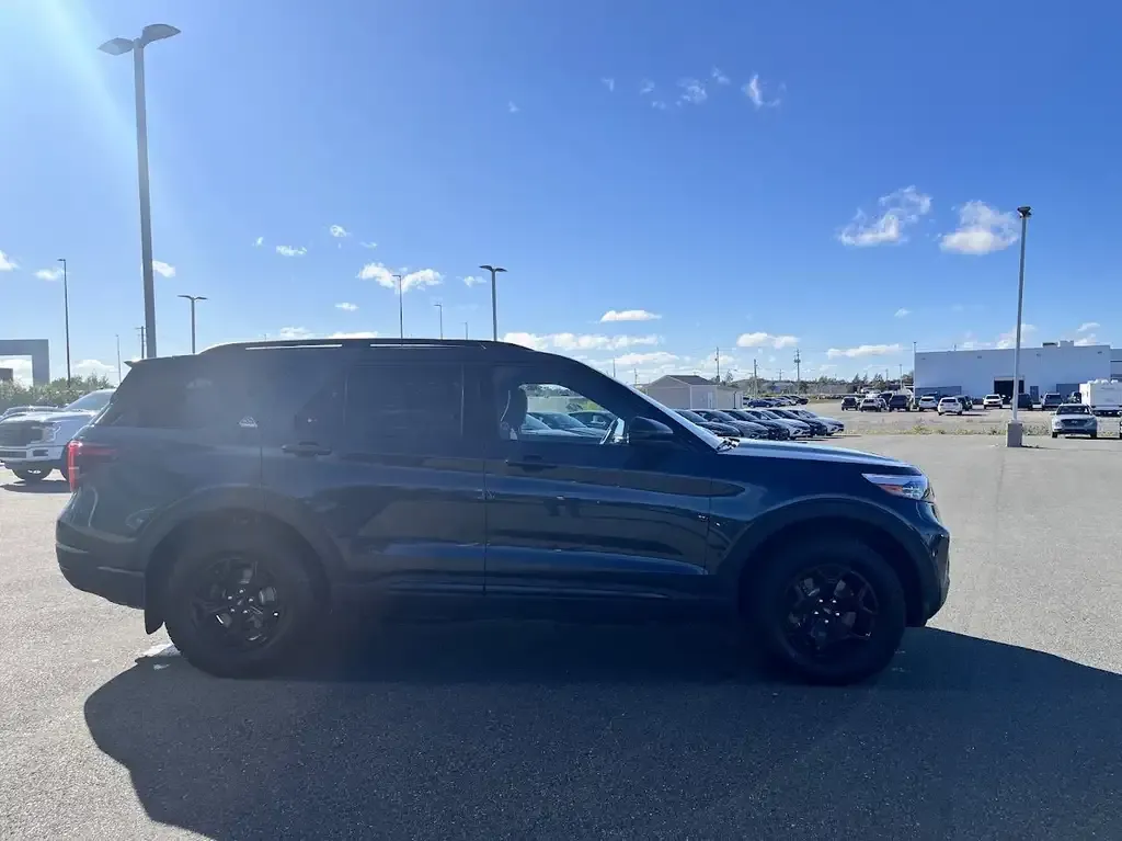 Ford Explorer 2024 photo 4