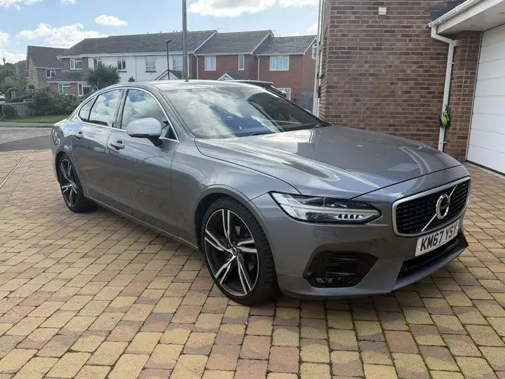 Volvo S90