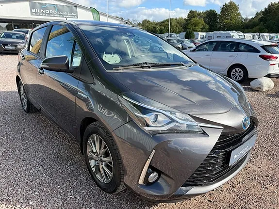Toyota Yaris 2018 photo 2