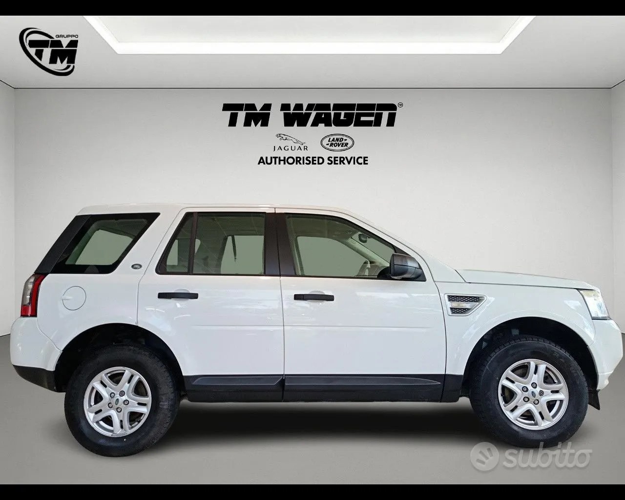 Land Rover Freelander 2011 photo 4