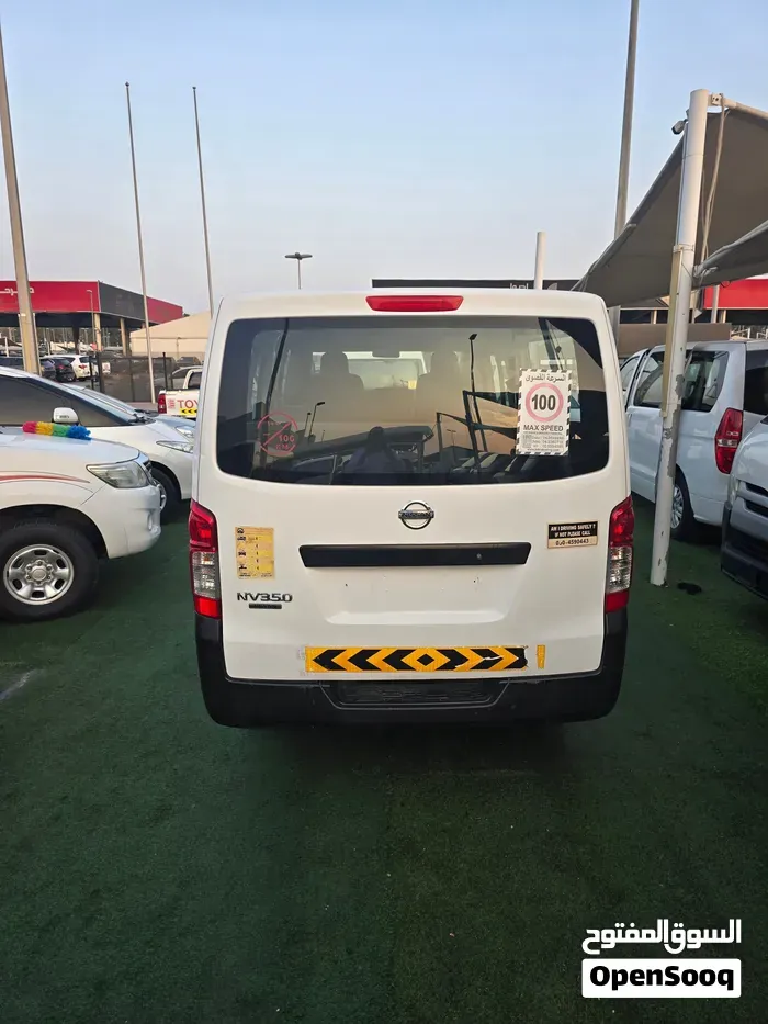 Nissan Urvan 2015 photo 4