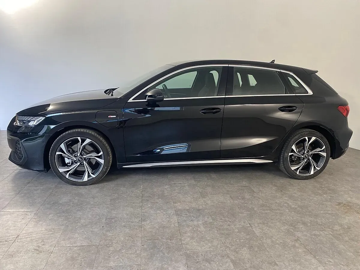 Audi A3 2025 photo 2