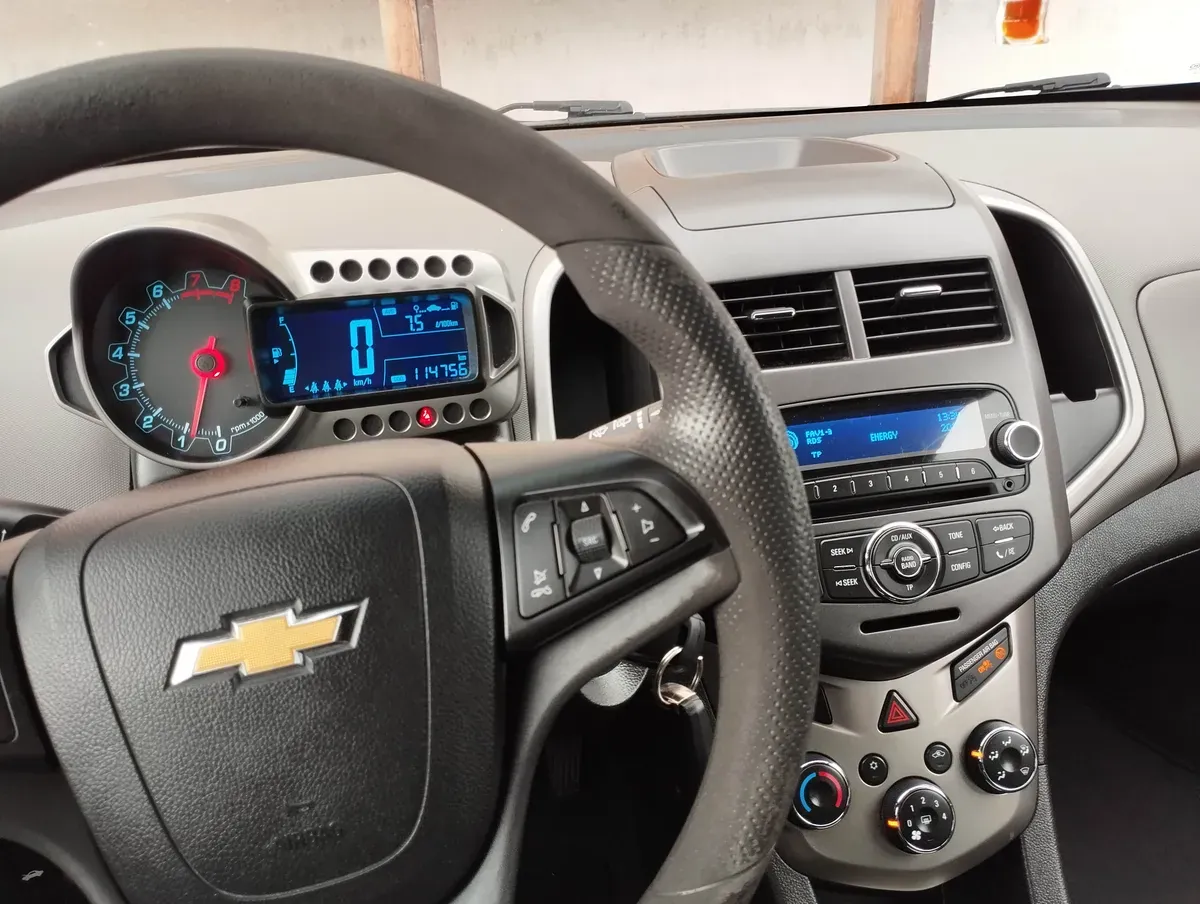 Chevrolet Aveo 2012 photo 2