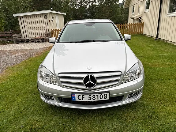 Mercedes-Benz C200 2011 photo 2