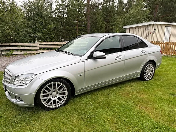 Mercedes-Benz C200 2011 photo 3