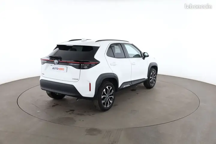 Toyota Yaris Cross 2023 photo 3