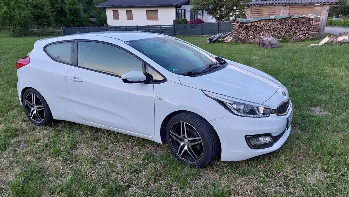 Kia Proceed 2013 photo 3