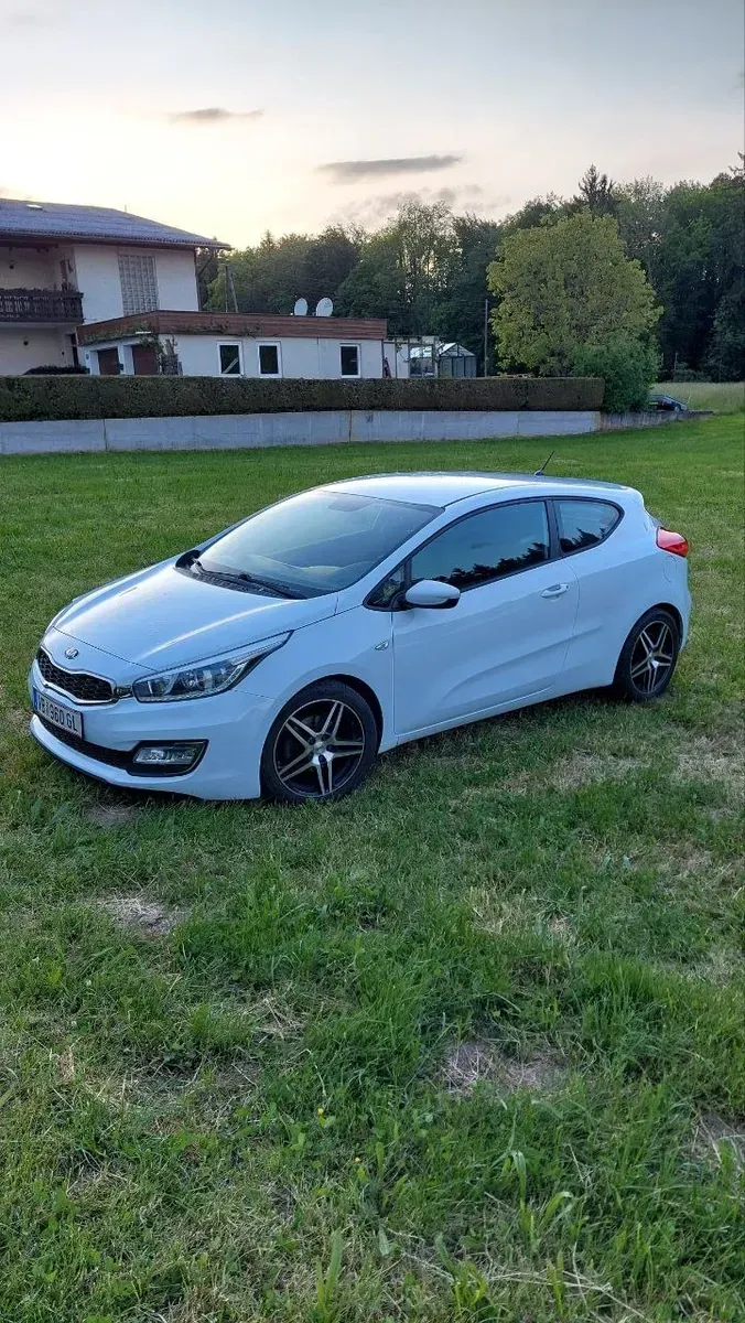 Kia Proceed
