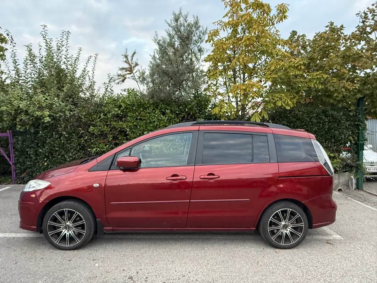 Mazda Mazda5 2010 photo 3