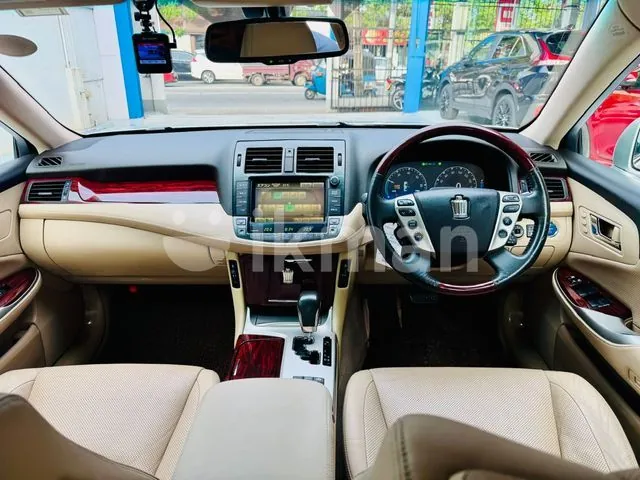 Toyota Crown 2010 photo 5