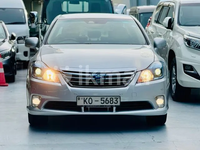 Toyota Crown 2010 photo 2