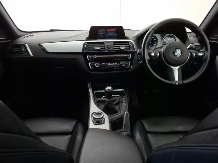 BMW 1 Series 2018 photo 3
