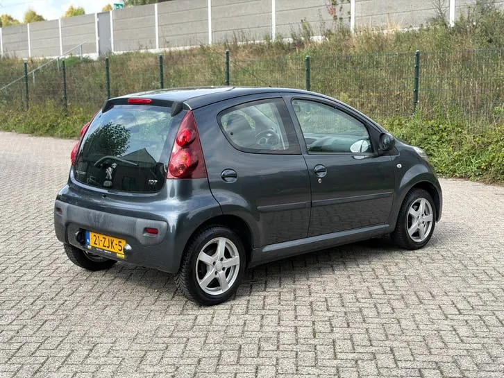Peugeot 107 2012 photo 3