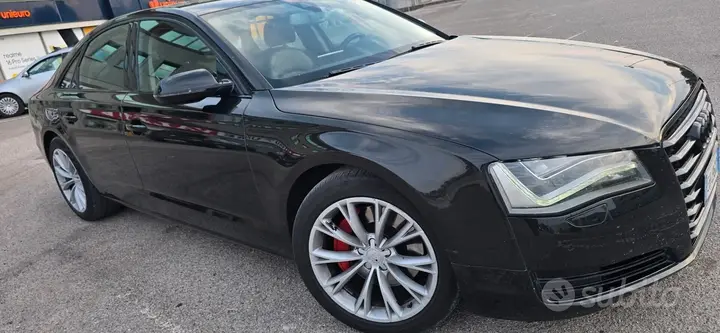 Audi A8 2011 photo 2