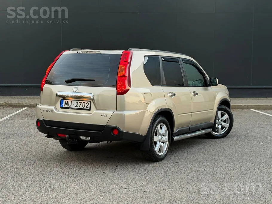 Nissan X-Trail 2010 photo 4