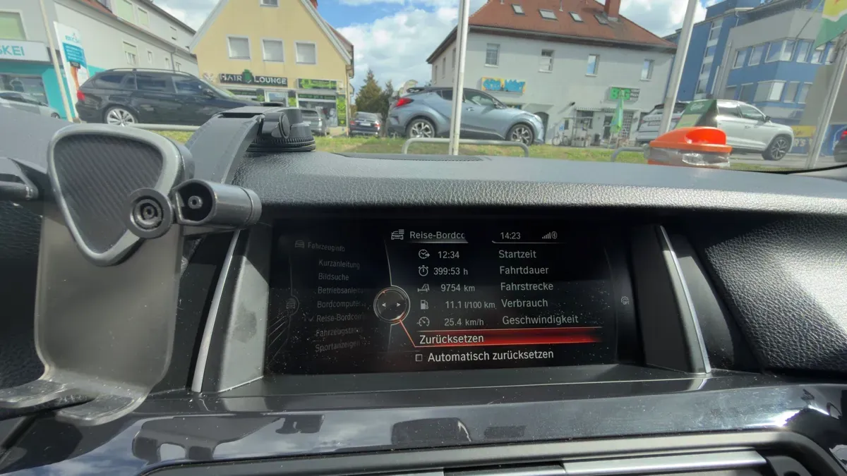 BMW 5 Series 2015 photo 2
