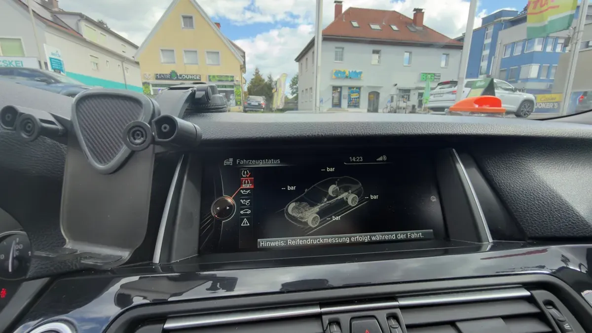 BMW 5 Series 2015 photo 3