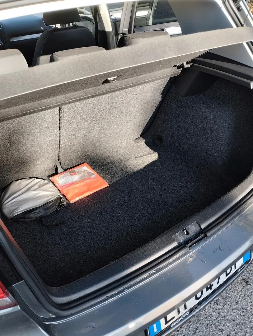 Volkswagen Golf 2011 photo 3