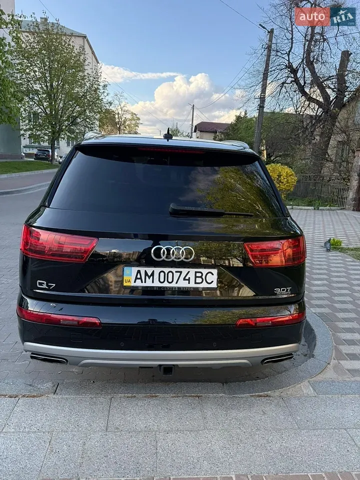 Audi Q7 2018 photo 2