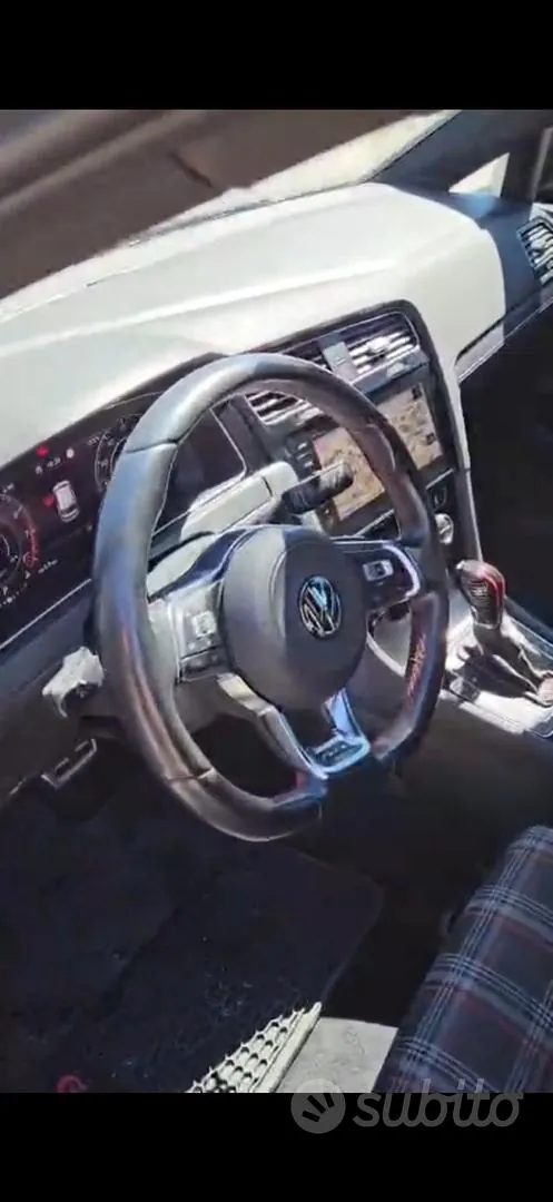 Volkswagen Golf 2019 photo 2