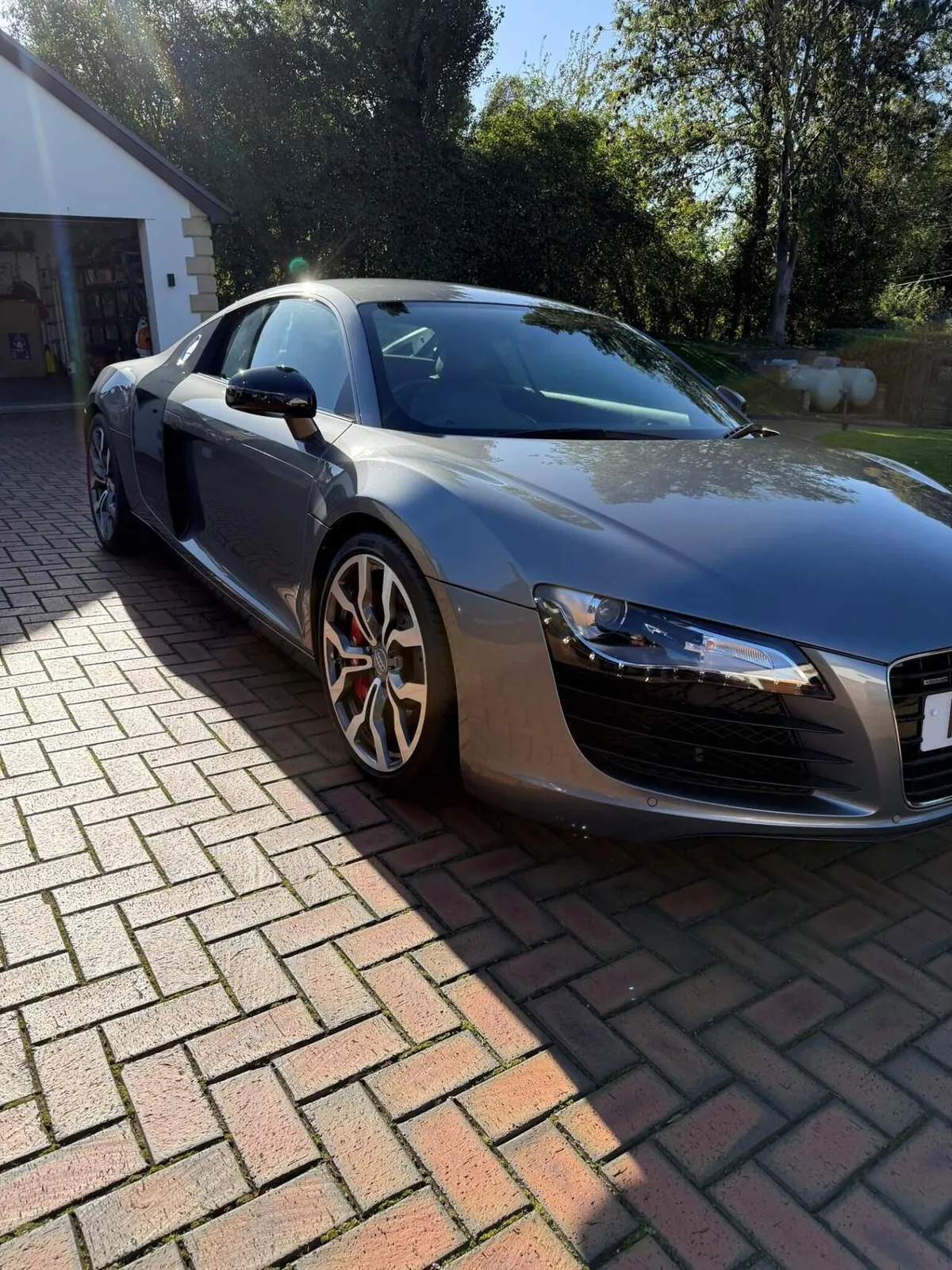 Audi R8 2012 photo 2