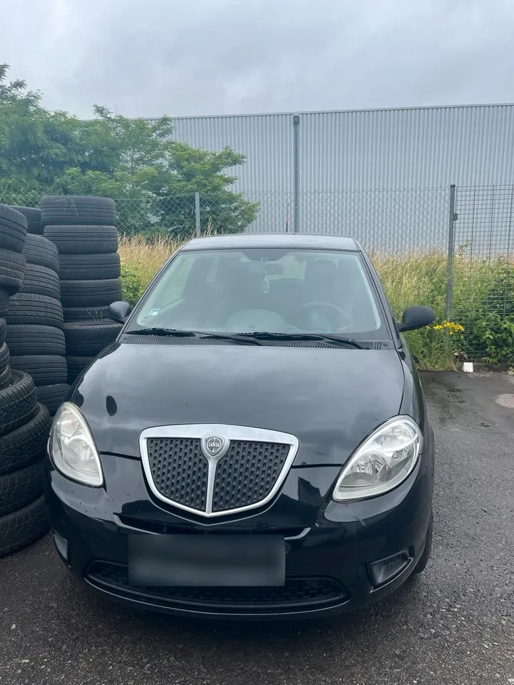 Lancia Ypsilon