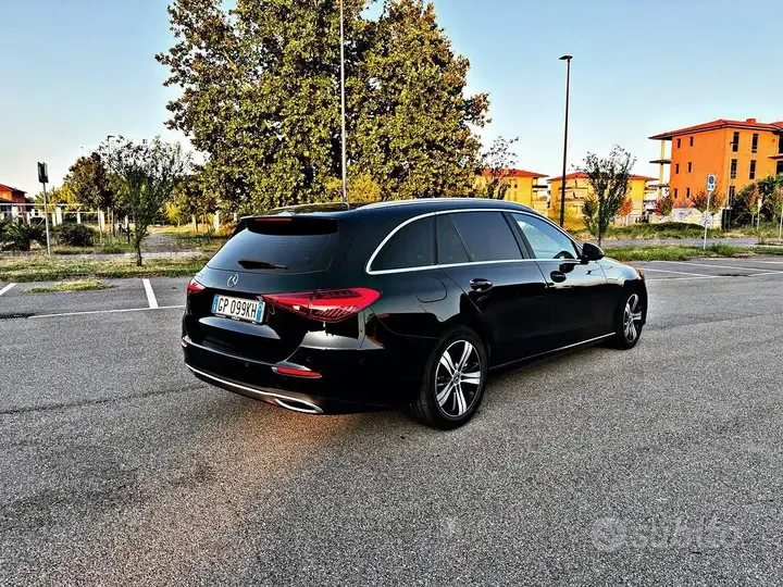 Mercedes-Benz C200 2023 photo 4